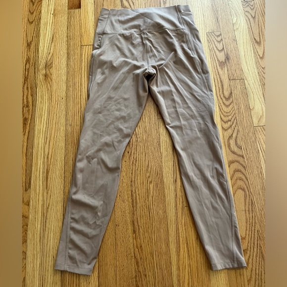 Peach/tan leggings with side pockets - Picture 2 of 3